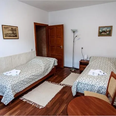 Pensjonat Kekparkany Vendeghaz