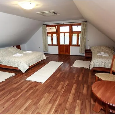 Pensjonat Kekparkany Vendeghaz Rátka